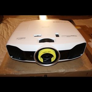 Spain Projector portable Screen 4K Ultra Blue Ray